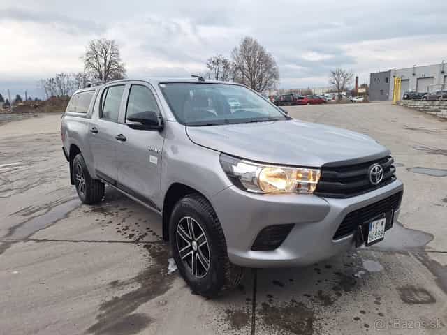 TOYOTA HILUX 2,4 DIESEL 4X4 ŤAŽNÉ  3200KG