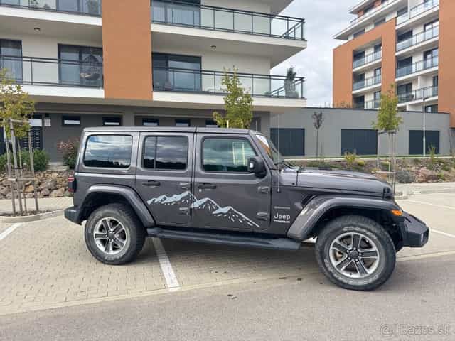 Jeep Wrangler Sahara 2018 – 147 kW – Automat – TOP stav