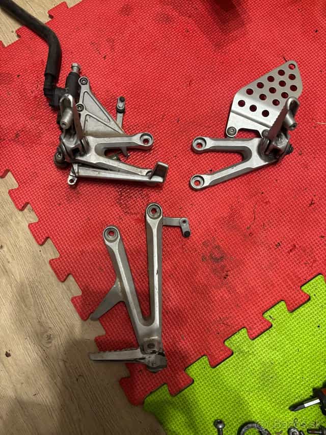 Stupacky na Honda CBR 1000RR Fireblade 04-07 SC57