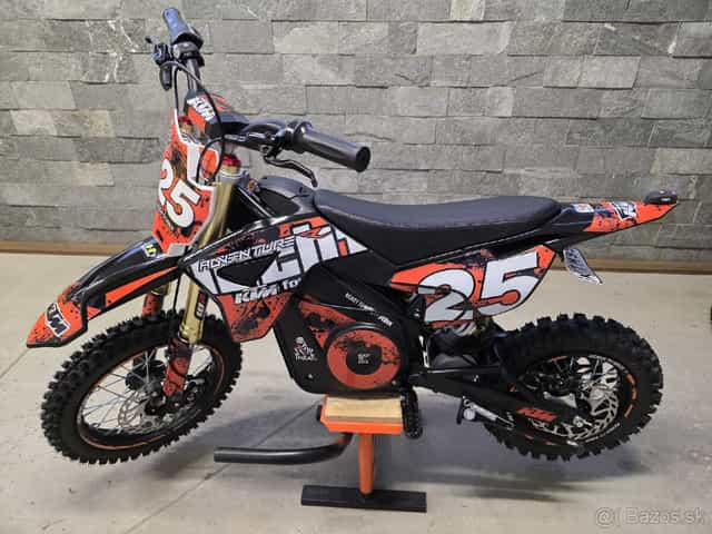 Elektrická motorka HECHT 59100