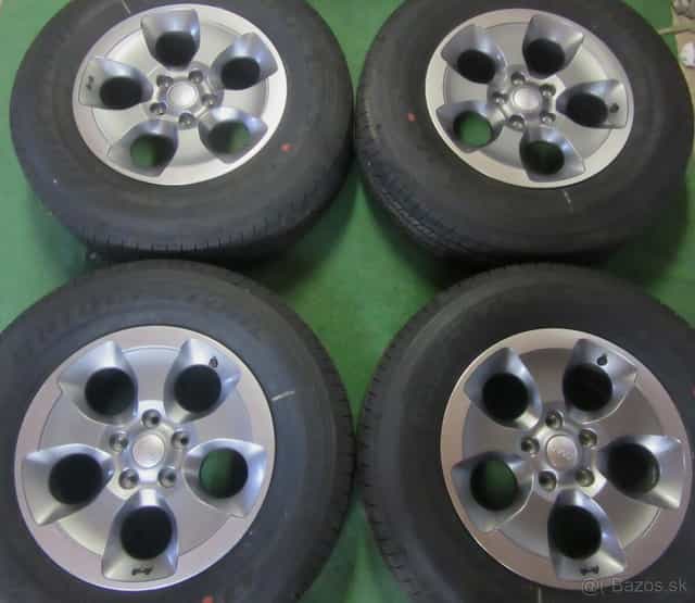 R18 Letná sada JEEP WRANGLER rozteč 5x127 255/70R18 BRIDG