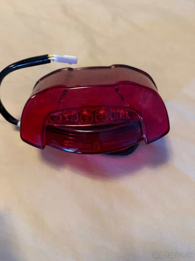 Zadne Svetlo CB65OR - 2023