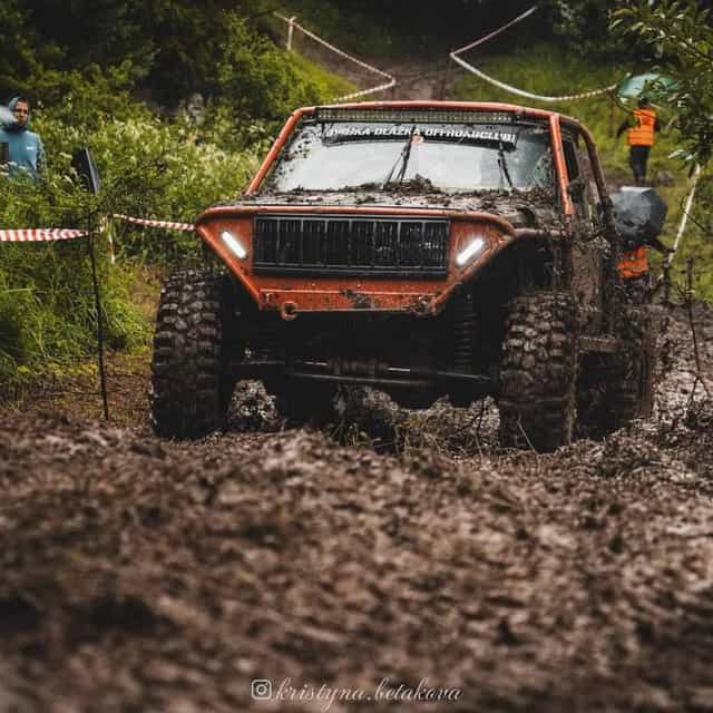Predám offroad špeciál (turbo jeep)