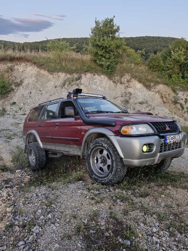 Mitsubishi pajero sport