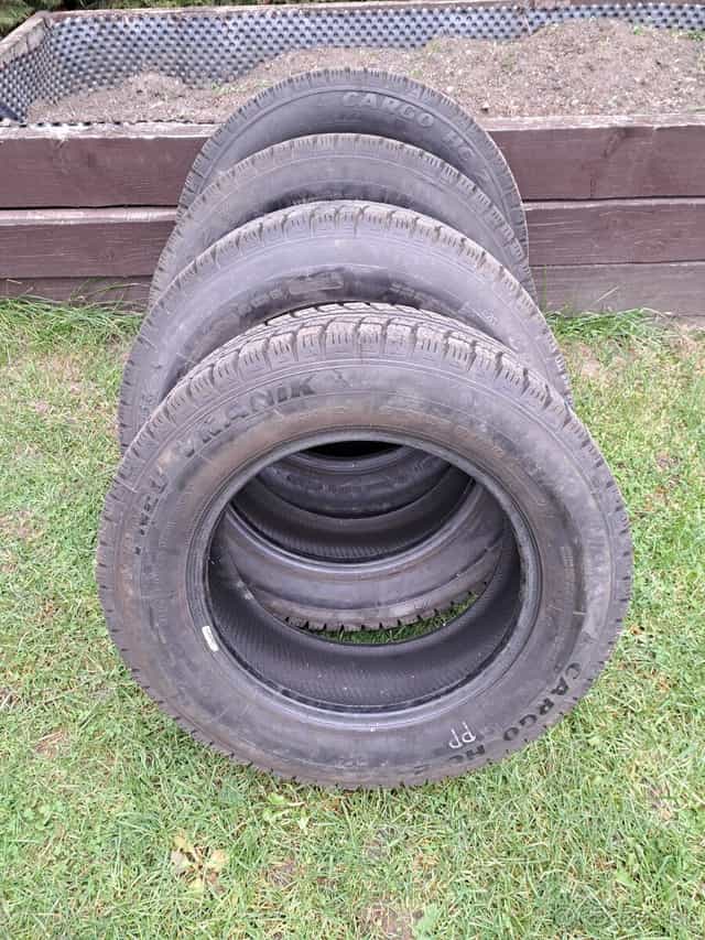 Zimne pneu 205/65 r16