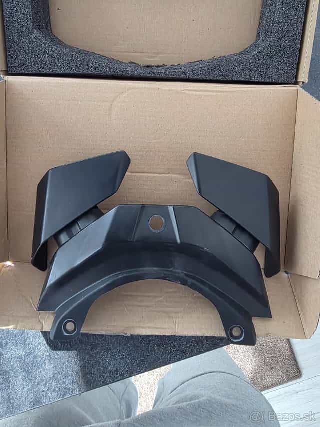 Yamaha MT1O  zadní spoiler