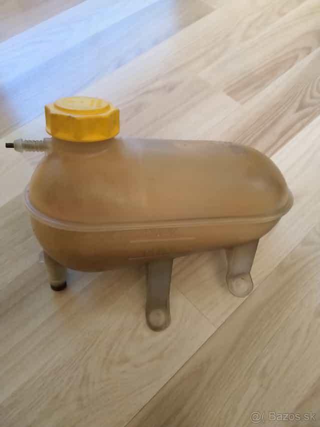 Vyrovnávacia nádržka Ford Sierra