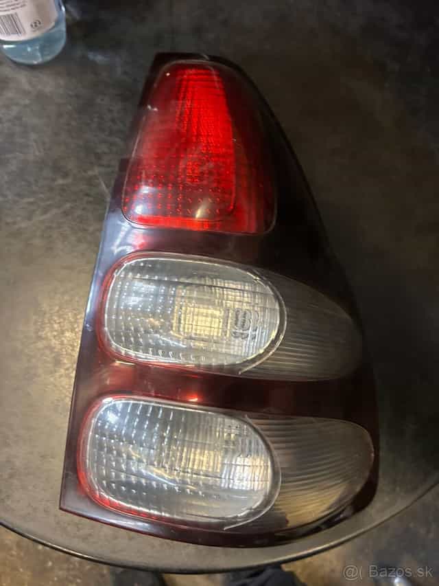 zadne prave svetlo Toyota Land Cruiser Prado