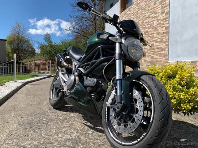 Ducati Monster 696