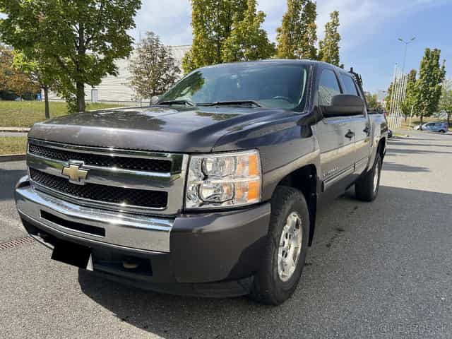 Chevrolet Silverado 5.3 V8, 4x4, LPG, 97 500 km, tažné 3.5t