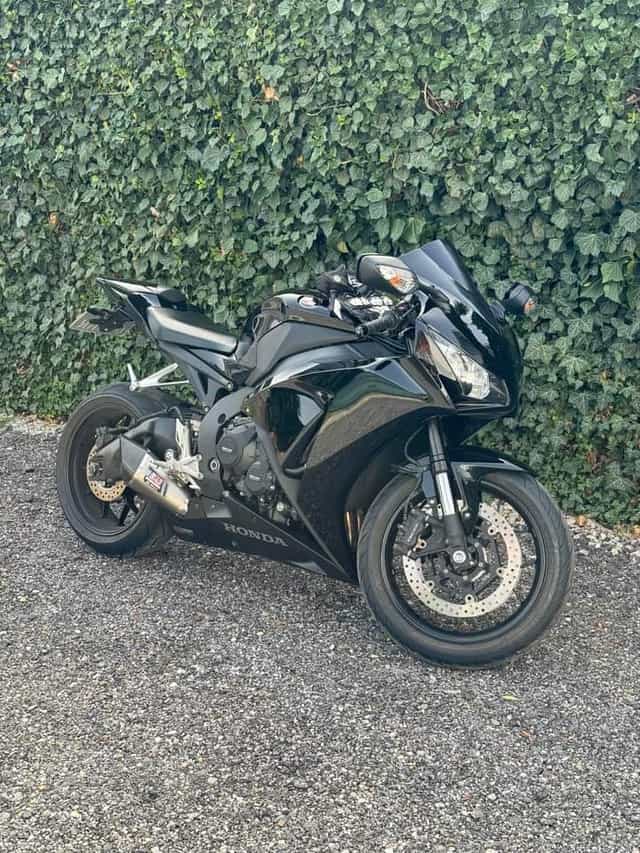 Honda CBR 1000RR sc59 2015 14000km