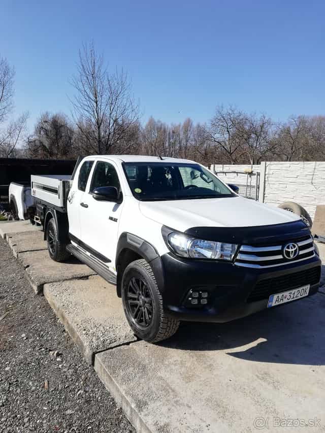 Toyota Hilux 2.4 GD-6 110kw MT/6- vyklapač S1