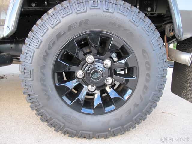 Disky Land Rover Sawtooth R16 black matt 5ks v sade