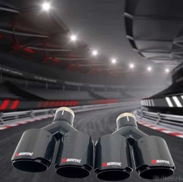 Nerezová koncovka výfuku Carbon dizajn s logom Akrapovič