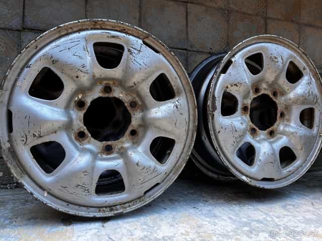 Toyota Hilux Disky R16