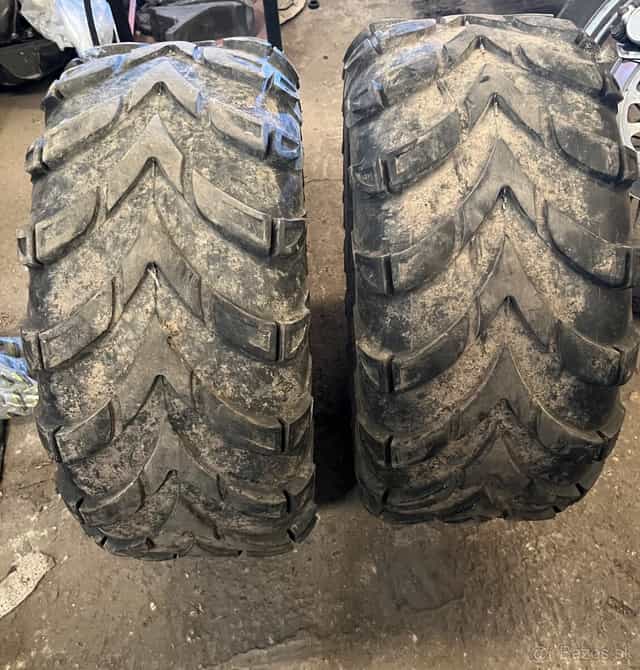 Pneumatiky na stvorkolku 2x 25x10-12