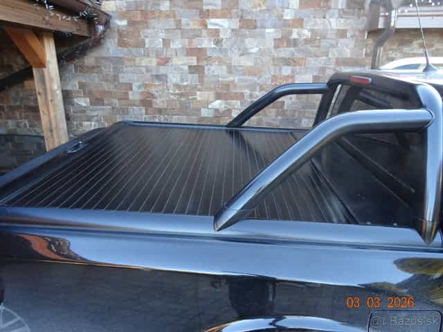 NISSAN NAVARA.2015 + .Hliniková roleta korby s rámom.