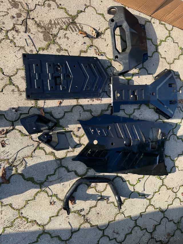 Cf moto xforce 850 spodne plasty