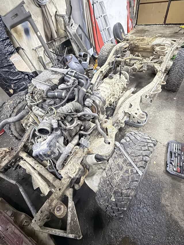 Rozpredam Nissan patrol y61 3dv. 3.0 116kw