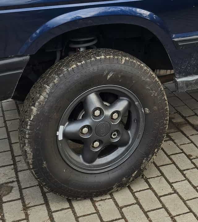 Predam pneumatiky 235/70 R16 AT