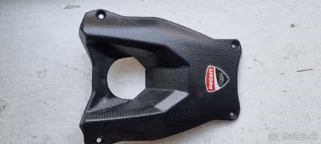 Ducati Streetfighter 848 kryt nadrze