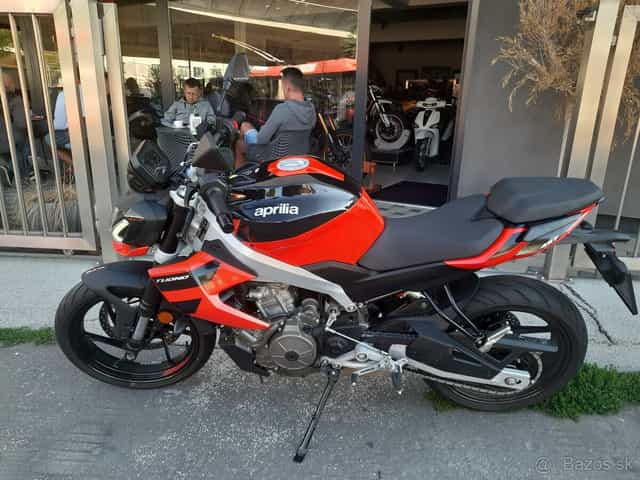 Predám Aprilia Tuono 457