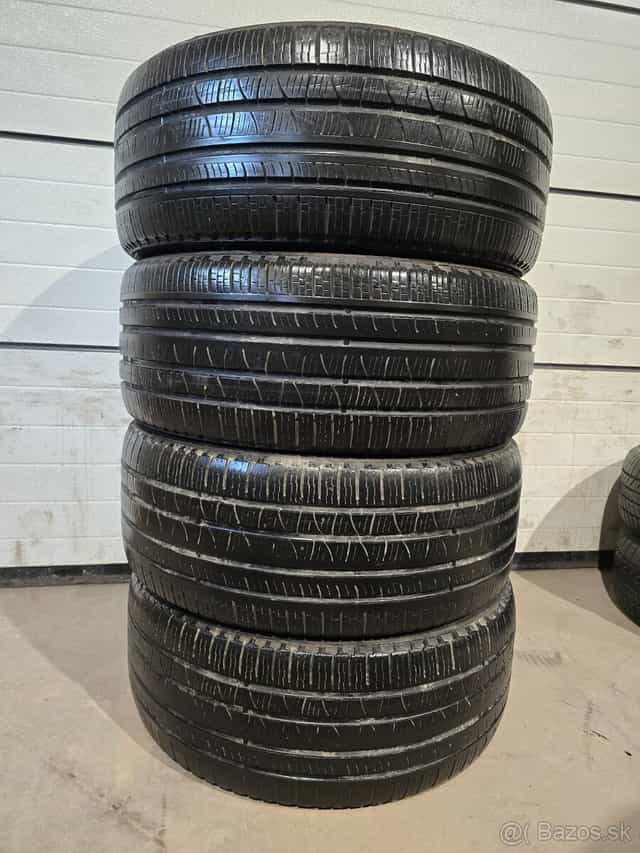 Celoročné Pneu Pirelli Scorpion 275/40 R22