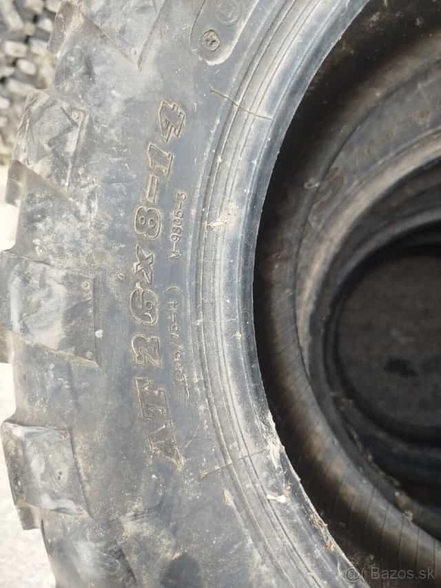 Predam pneu na stvorkolku 26/10/14 a 26/8/14