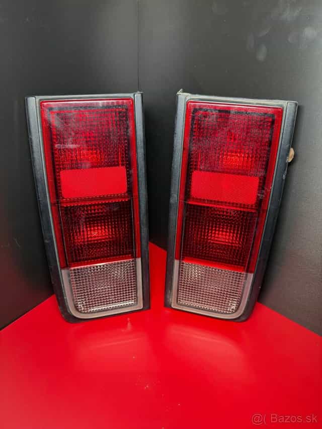 Zadné svetlá Hummer H2