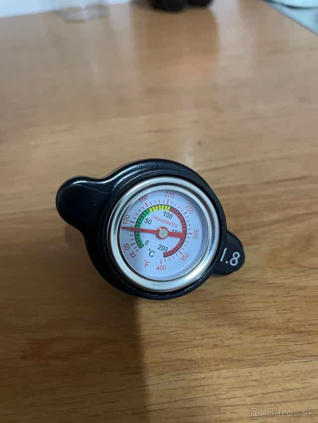 Uzáver nadržky chladiacej kvapaliny