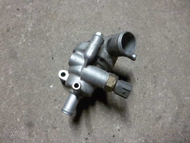 Honda CBR 600 F4. Termostat.  do 2006