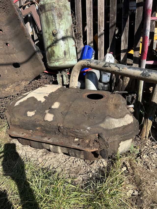 Darujem nádrž Patrol Y61