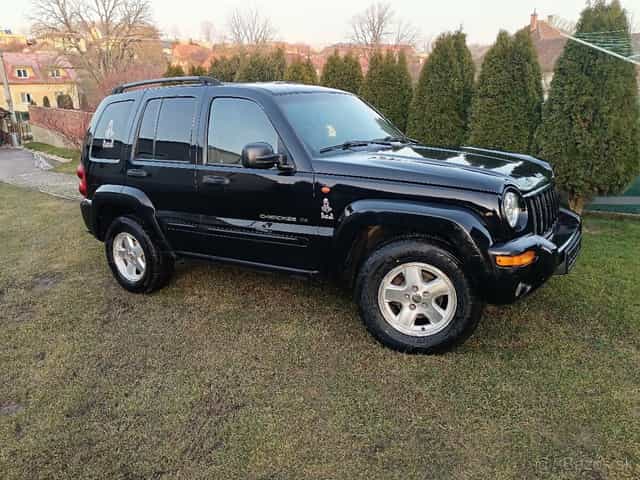 Jeep cherokee kj 2,5 105kw 5st manuál 4x4