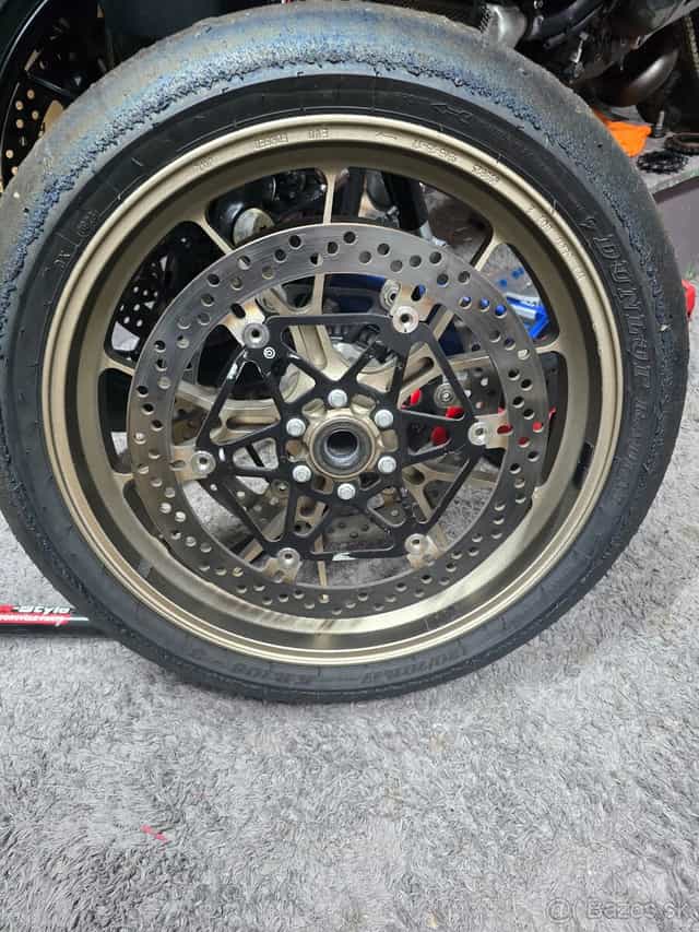 Aprilia RSV4 predné koleso