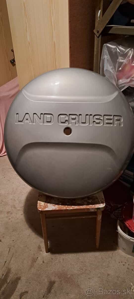 Kryt na rezervu Land cruiser