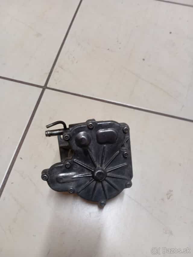 Vákuová pumpa Nissan patrol y61