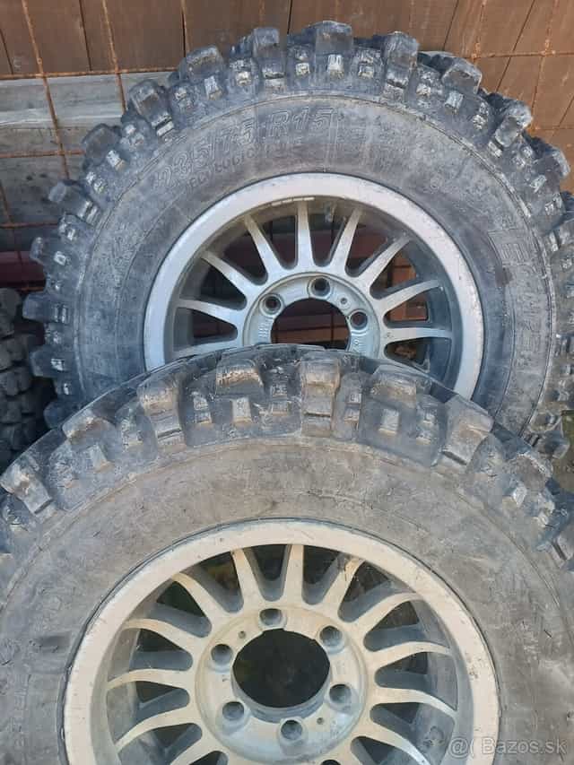 Terénne pneumatiky  235/75 R15 ,6x139.7 rozteč