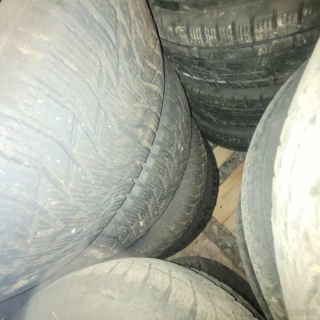 ❄️ Predám zimné pneu 235/75 R16 – 4 ks