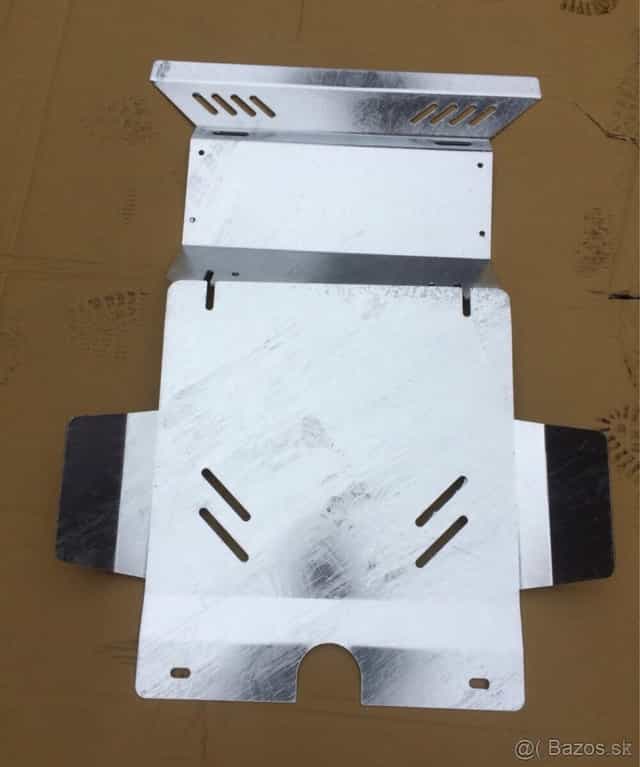 Kryt motora Toyota Hilux 2006-2016