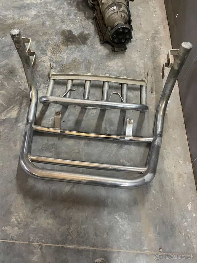 Nerezový rám Nissan patrol y61