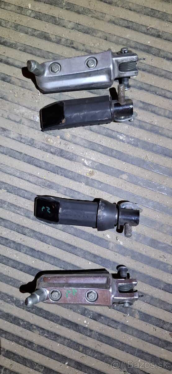 Honda CB600 Hornet 2005 stupačky