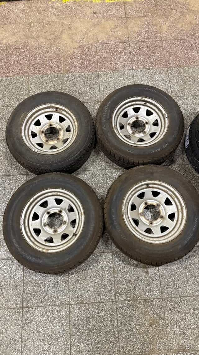 Predám rozširovacie kolesá Suzuki Jimny - 205/70 R15