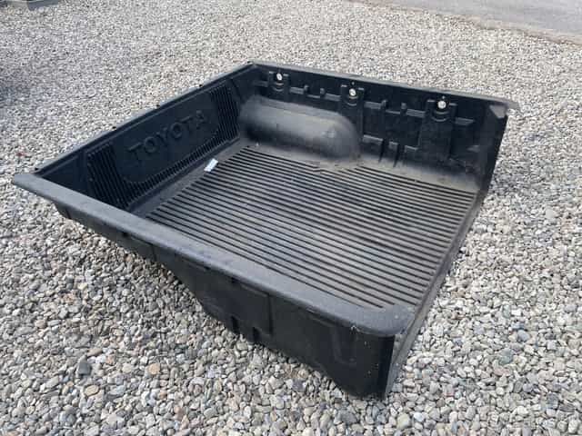 Predám plastovu vaňu/ vložku do korby- toyta HILUX