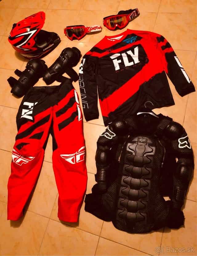 Výstroj dospelácka