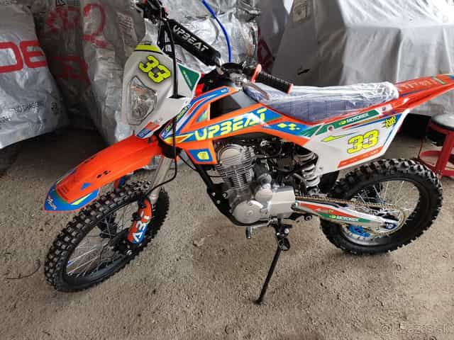 UPBEAT 250CCM