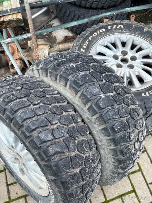 235/70 R16