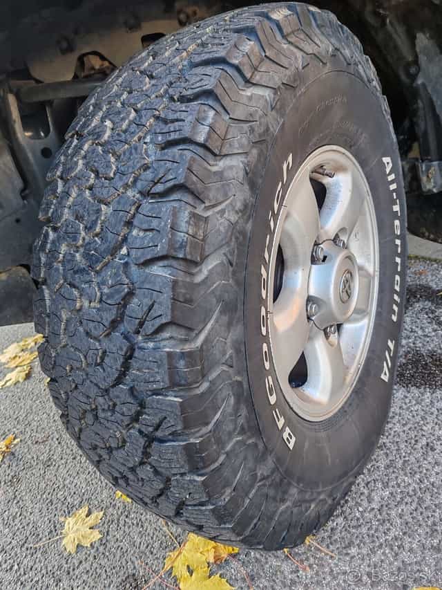 BFGoodrich All Terrain T/A KO2 285/75 R16
