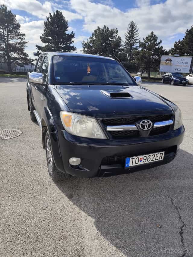 TOYOTA HILUX 4WD