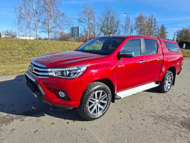 Toyota hilux 2,4 d4d automat 3/2018 max výbava