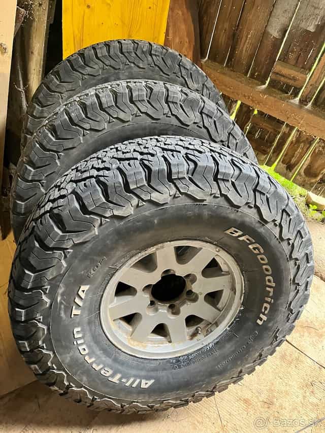 35x12,5 r15 Bfgoodrich all teraine 6x139,7